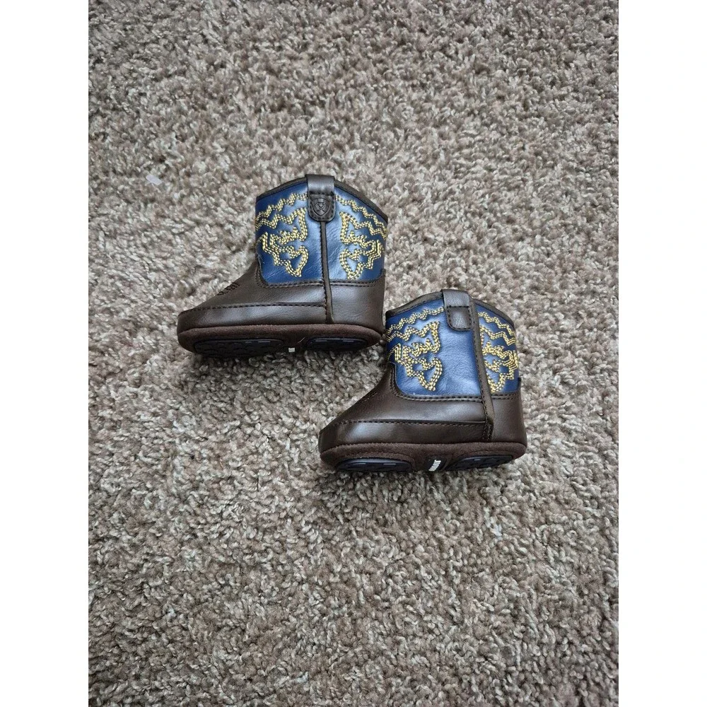 Ariat infant boots size 0-6 months nwot